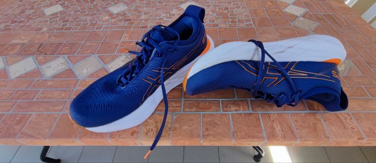 Used Asics Gel-Nimbus 25 2024 bike — image 3 of 7