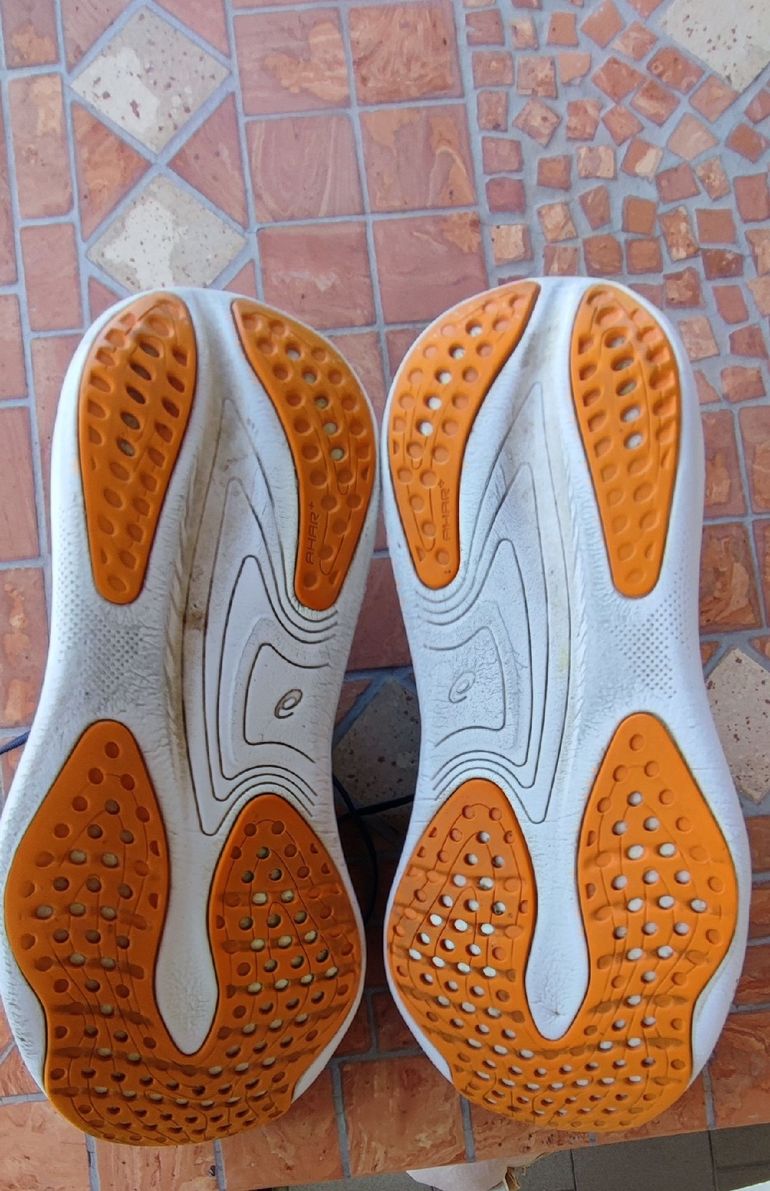 Used Asics Gel-Nimbus 25 2024 bike — image 5 of 7