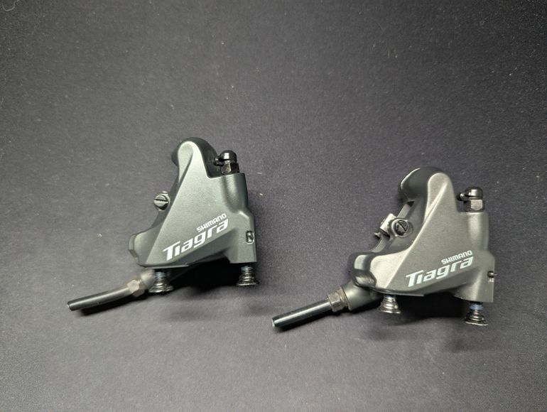 Used Shimano 105 2x11 7025 Shifters with Tiagra BR-4770 hydraulic disc brakes bike — image 13 of 19