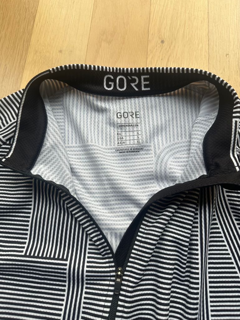 Used Gorewear Men's Jersey Black and White Stripes bike — image 5 of 5