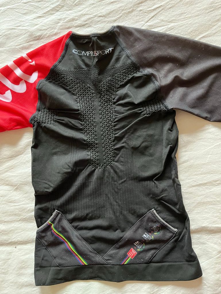 Used compressport tee shirt bike — image 3 of 3