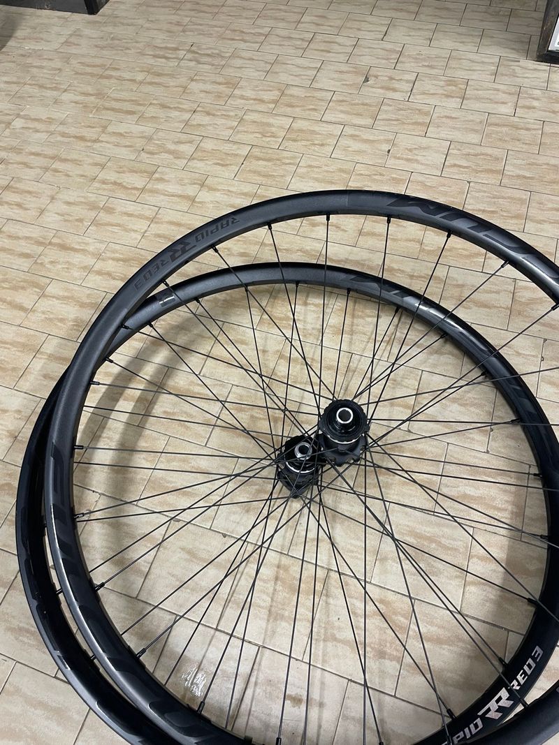 Used Fulcrum Rapid Red 3 2022 bike — image 2 of 5