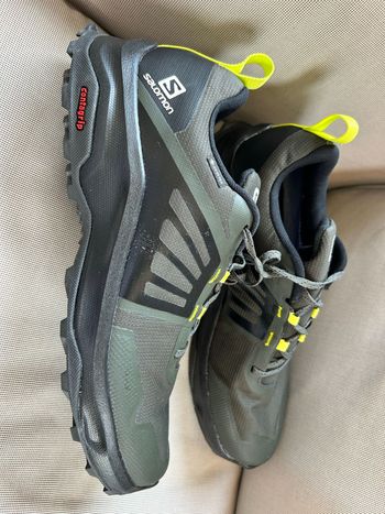 Used Salomon Outline Gore-Tex Hiking Shoes 2025 bike — image 5 of 5