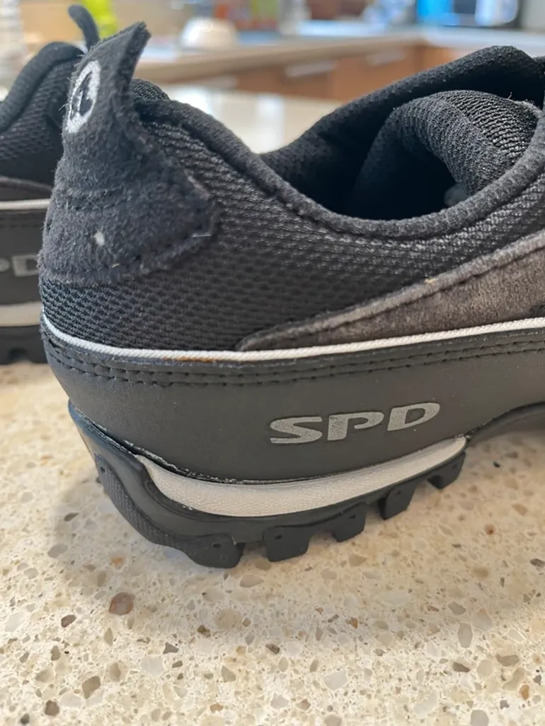 Used Shimano Chaussures Clips SPD T41 bike — image 3 of 9