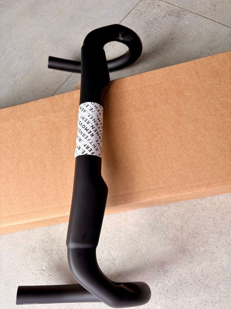 Used Bontrager Aero Pro Carbon Handlebar 37/40 cm 2026 bike — image 5 of 6