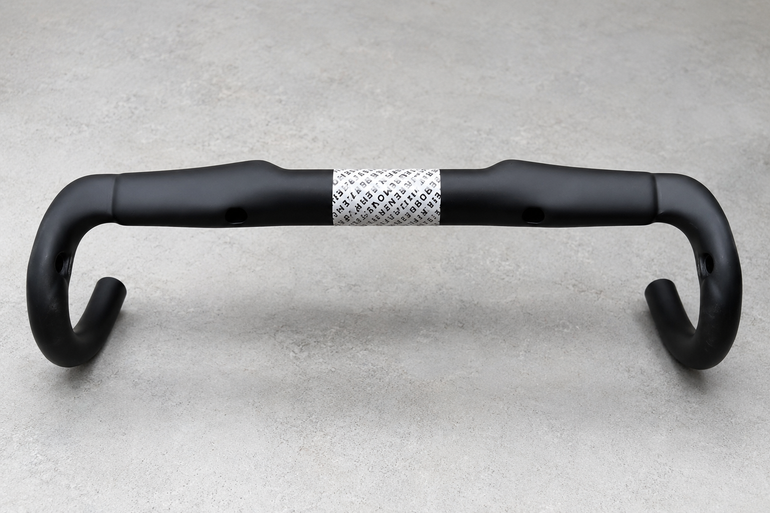 Used Bontrager Aero Pro Carbon Handlebar 37/40 cm 2026 bike — image 1 of 6