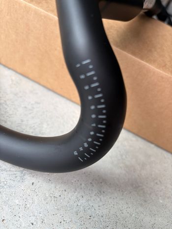 Used Bontrager Aero Pro Carbon Handlebar 37/40 cm 2026 bike — image 4 of 6