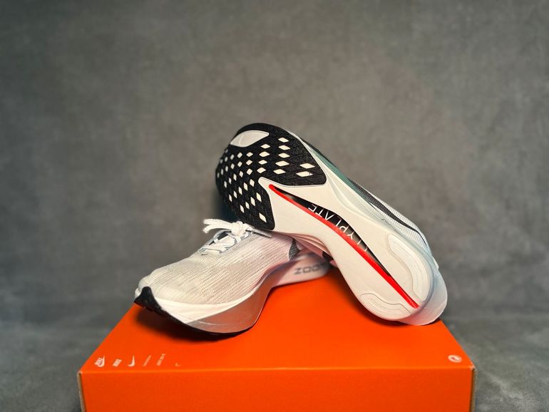 Used Nike ZoomX Streakfly 2 bike — image 4 of 6
