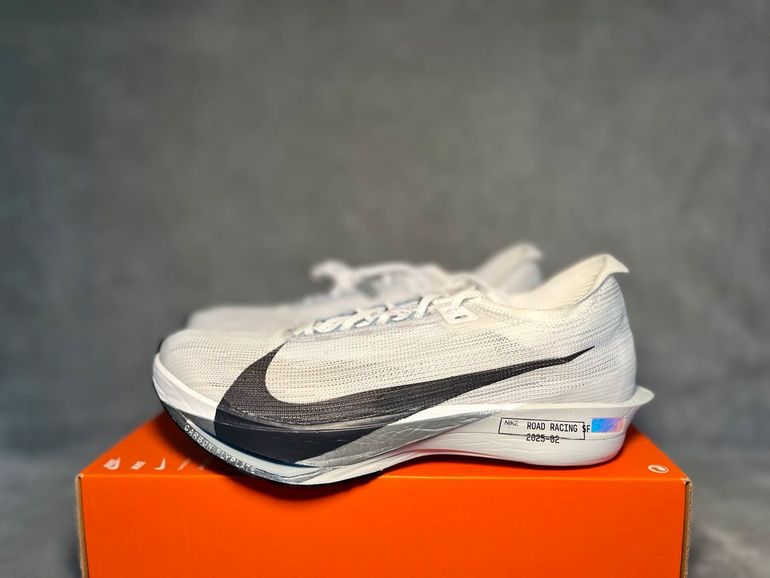 Used Nike ZoomX Streakfly 2 bike — image 2 of 6