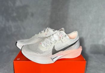 Used Nike ZoomX Vaporfly Next% 3 bike — image 2 of 5