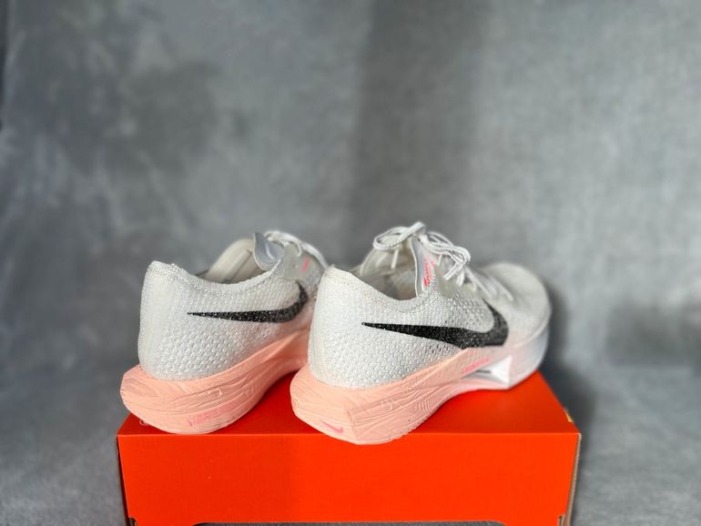 Used Nike ZoomX Vaporfly Next% 3 bike — image 3 of 5
