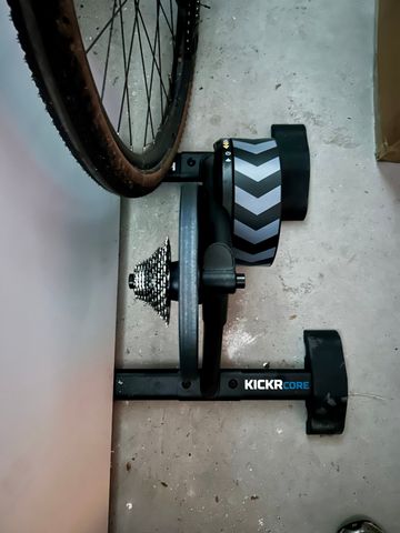 Brugt Wahoo KICKR CORE 2 Smart Trainer 2025 bike — billede 2 af 3