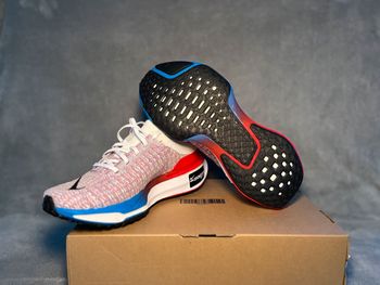 Used Nike ZoomX Invincible 3 bike — image 4 of 6