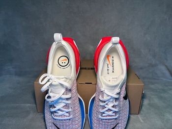 Used Nike ZoomX Invincible 3 bike — image 5 of 6