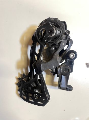 Used Shimano GRX 610 820 2024 bike — image 7 of 17