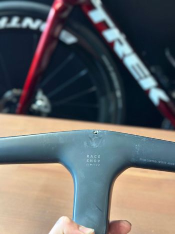 Used Trek Madone SLR Gen 8 Handlebar 2025 bike — image 4 of 5
