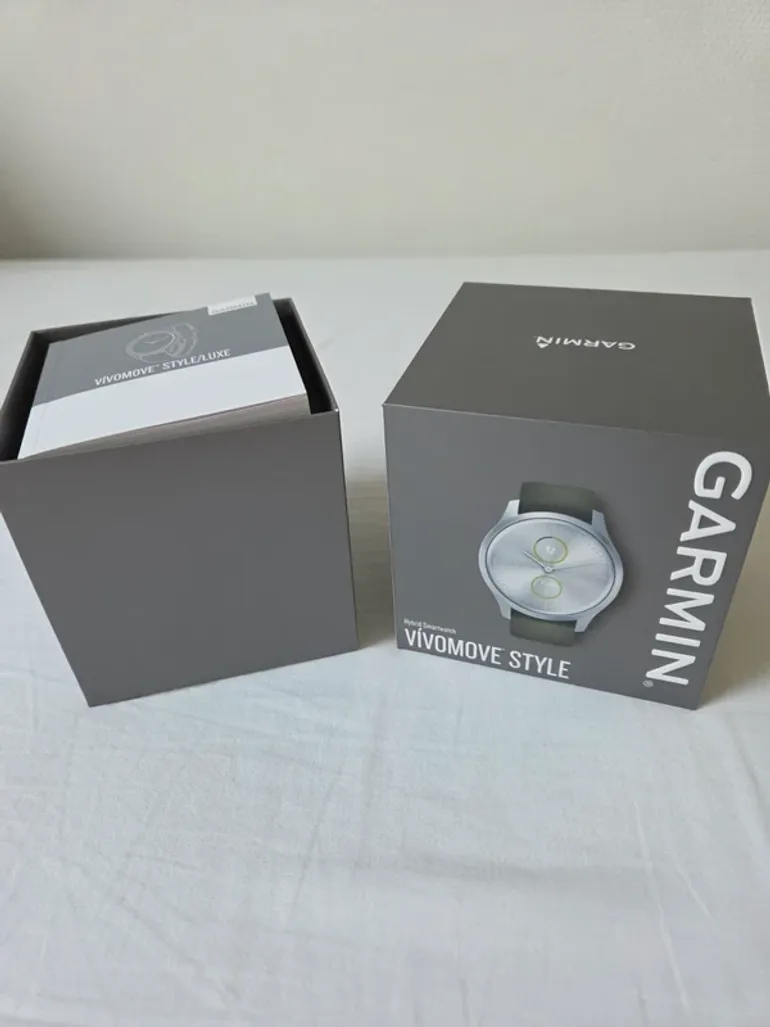 Used Garmin Vivomove Style bike — image 2 of 7