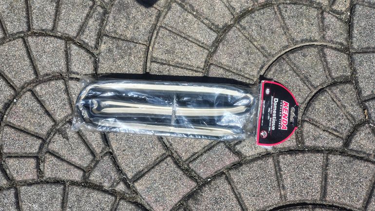 Used Kenda 700x22 Tubular Tire bike — image 4 of 4