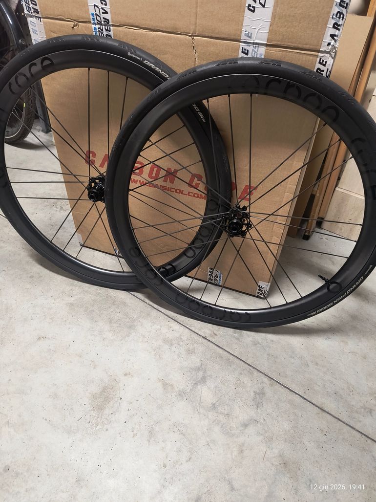 Used Carbon core 38 bike — image 5 of 7