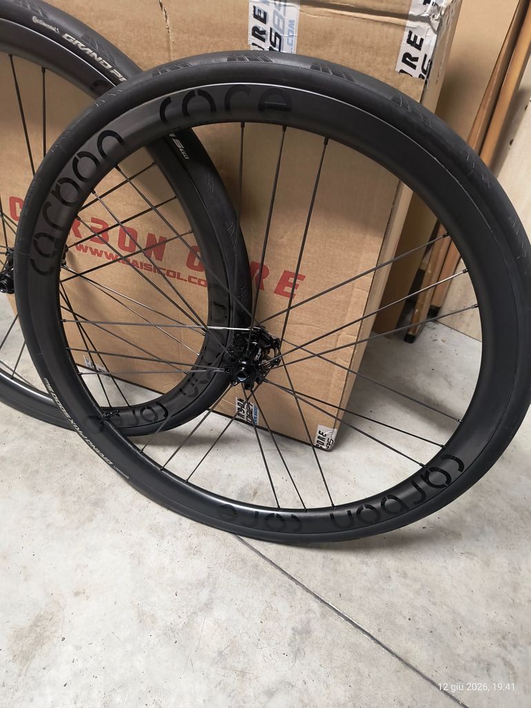 Used Carbon core 38 bike — image 7 of 7