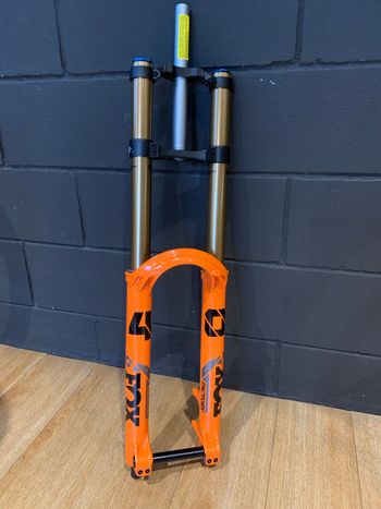 Used Fox Forcella 40 Factory grip x2 orange 29 2026 bike — image 7 of 7