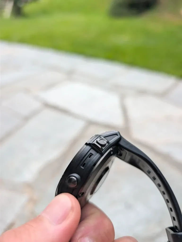 Used Garmin Epix Gen 2 Sapphire 2023 bike — image 4 of 7