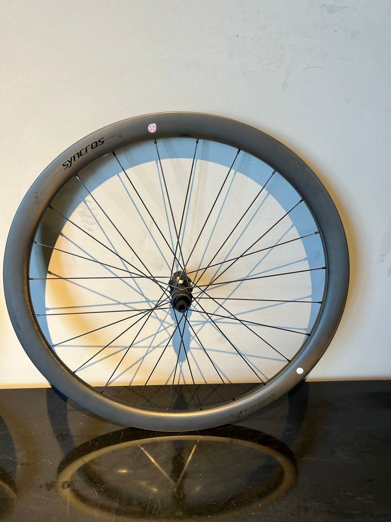 Used Syncros Capital 1.0s 40mm Front Wheel 2025 bike — image 4 of 5