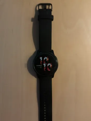 Used Garmin Venu 2 bike — image 4 of 5