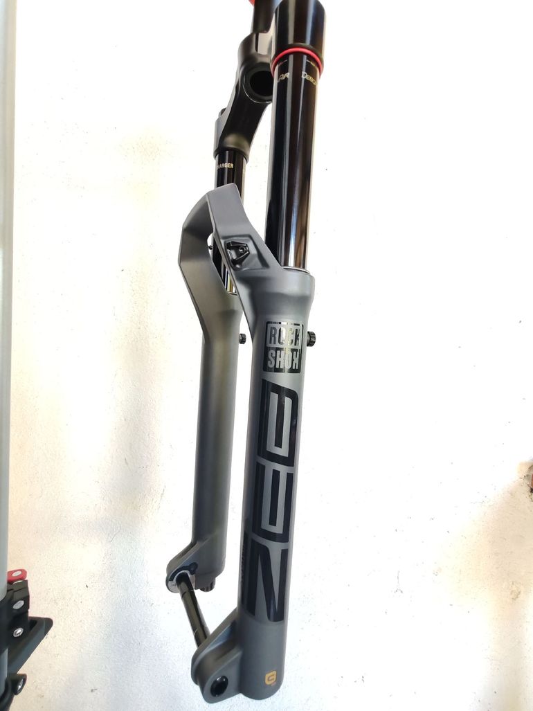Used RockShox Zeb Ultimate Charger 3.1 Butter Cups 160 bike — image 5 of 6