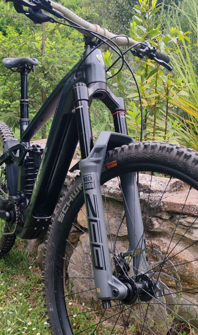 Used RockShox Zeb Ultimate Charger 3.1 Butter Cups 160 bike — image 1 of 6