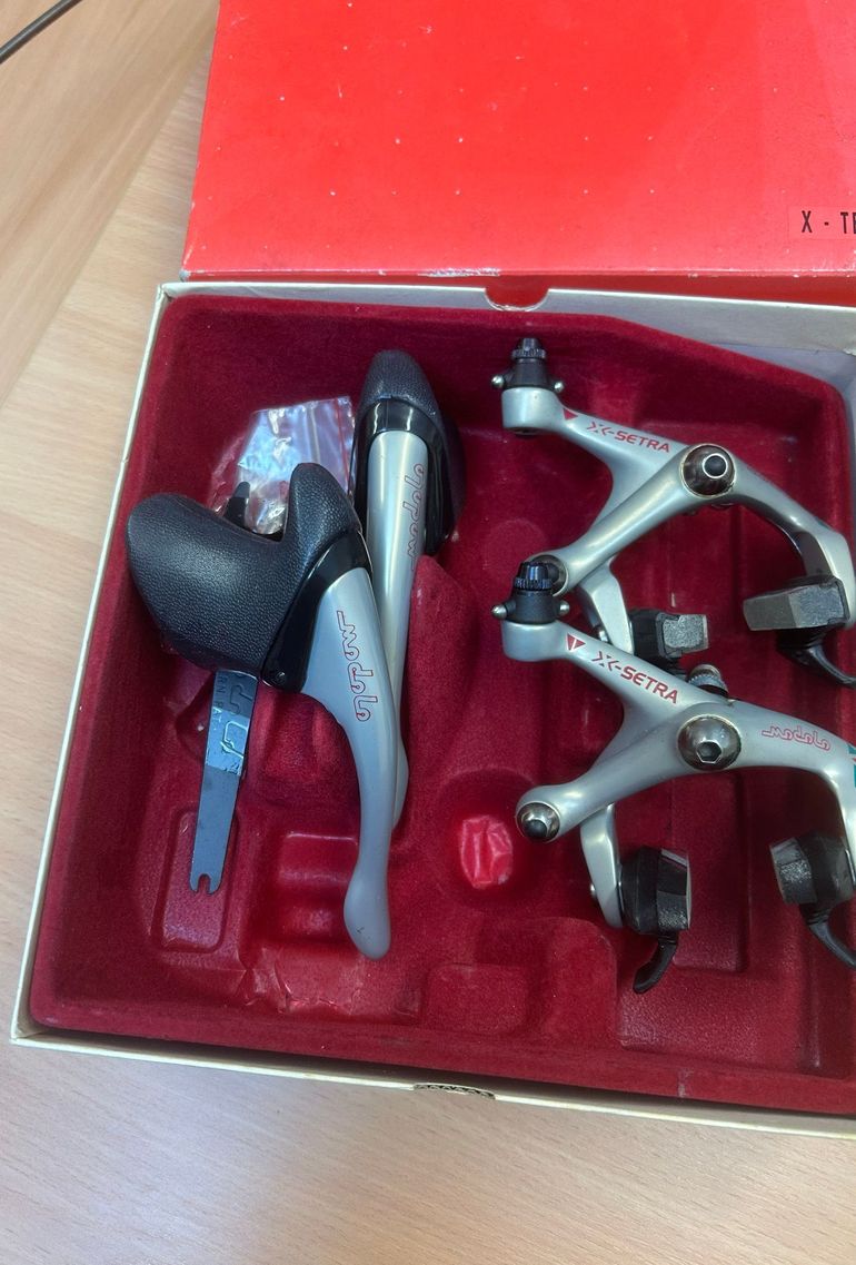 Used MODOLO Brake Calipers and levers bike — image 3 of 8