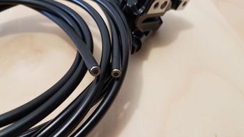 Used Shimano 105 ST-R7020 2x11S Flatmount bike — image 11 of 12