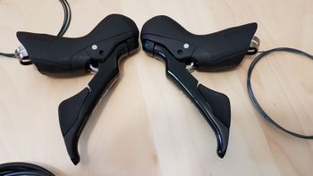 Used Shimano 105 ST-R7020 2x11S Flatmount bike — image 3 of 12