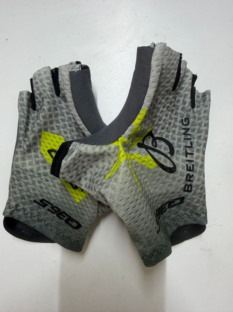 Used Q36.5 Guanti Ciclismo 2025 bike — image 3 of 6