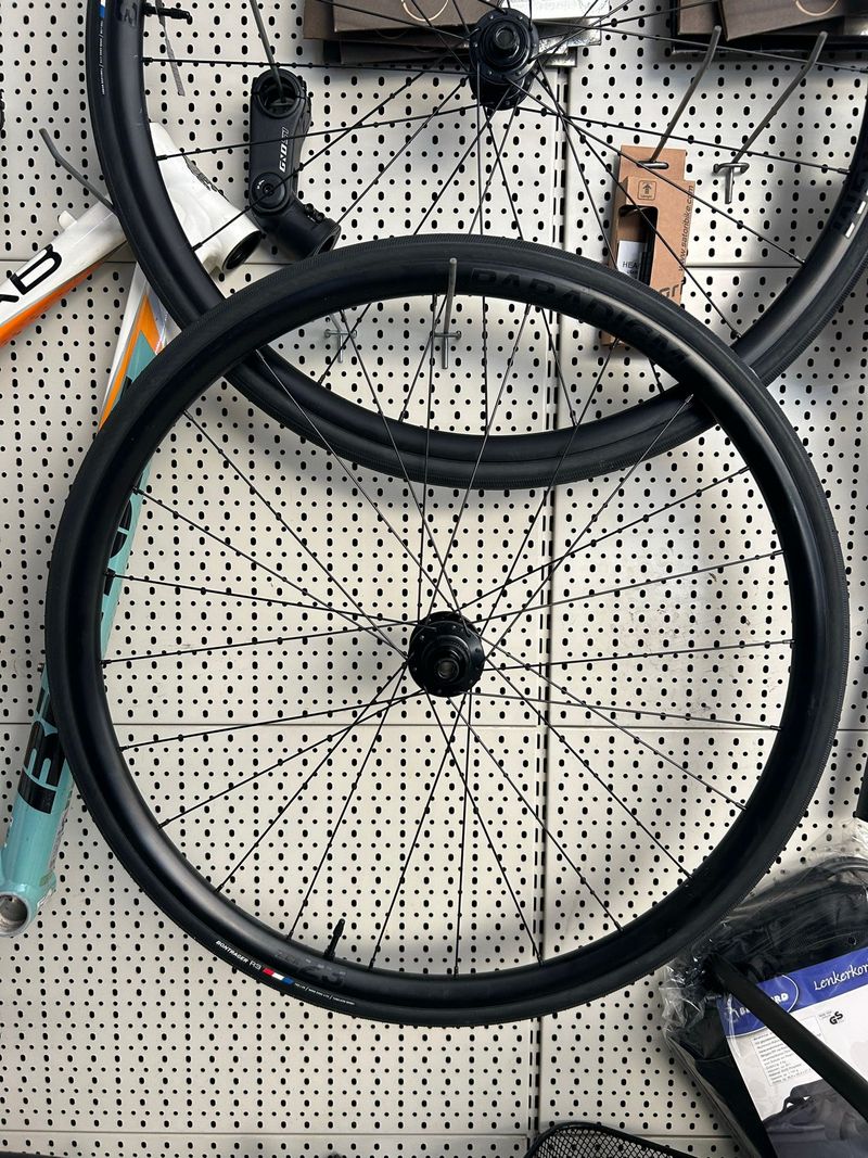 Used Bontrager Paradigm SL 700c Centerlock Disc 24H 2026 Wheels