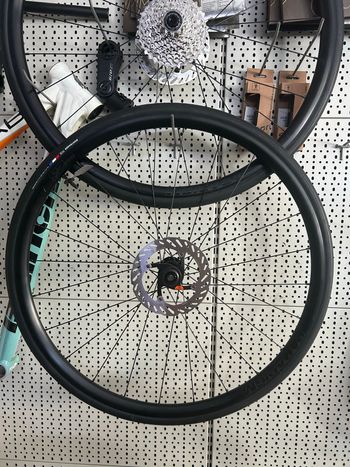 Used Bontrager Paradigm SL 700c Centerlock Disc 24H 2026 bike — image 3 of 4