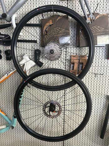 Used Bontrager Paradigm SL 700c Centerlock Disc 24H 2026 bike