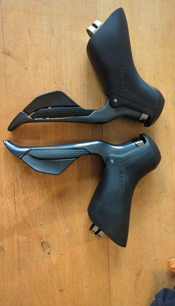 Used Shimano ST-R8150 bike