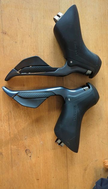 Shimano ST-R8150 Drivetrain & Pedals de segunda mano