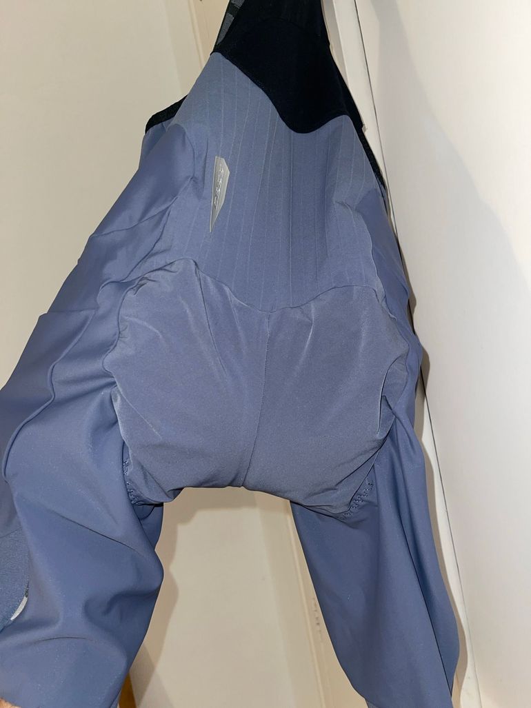 Used Q36.5 Adventure Cargo Bib Shorts 2025 bike — image 7 of 7