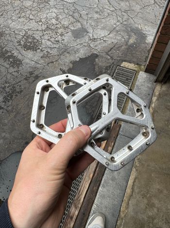 Used Race Face Atlas Pedals 2025 bike