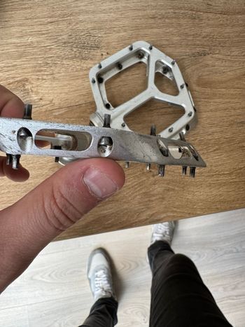 Used Race Face Atlas Pedals 2025 bike — image 5 of 7