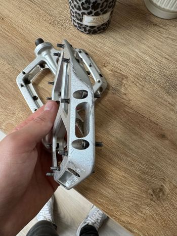 Used Race Face Atlas Pedals 2025 bike — image 7 of 7