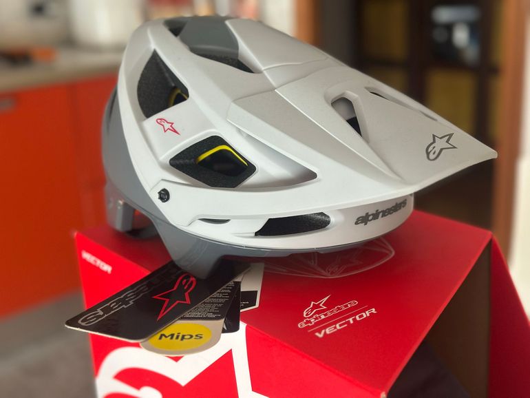 Used Alpinestars Vector Tech A1 Helmet bike — image 3 of 6