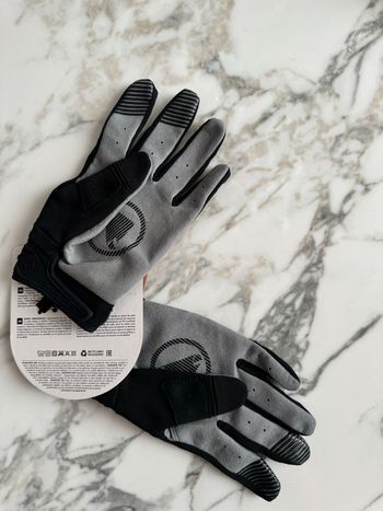 Used Endura Singletrack Glove bike — image 3 of 6