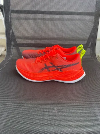 Used Asics SuperBlast bike