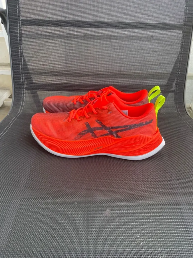 Used Asics SuperBlast bike — image 1 of 5