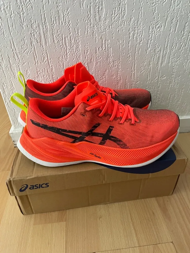 Used Asics SuperBlast bike — image 2 of 5