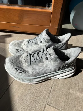 Used Hoka Clifton 9 bike — image 3 of 6