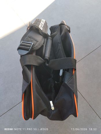 Used Dunlop Tour Series Padel Bag 2026 bike — image 2 of 3